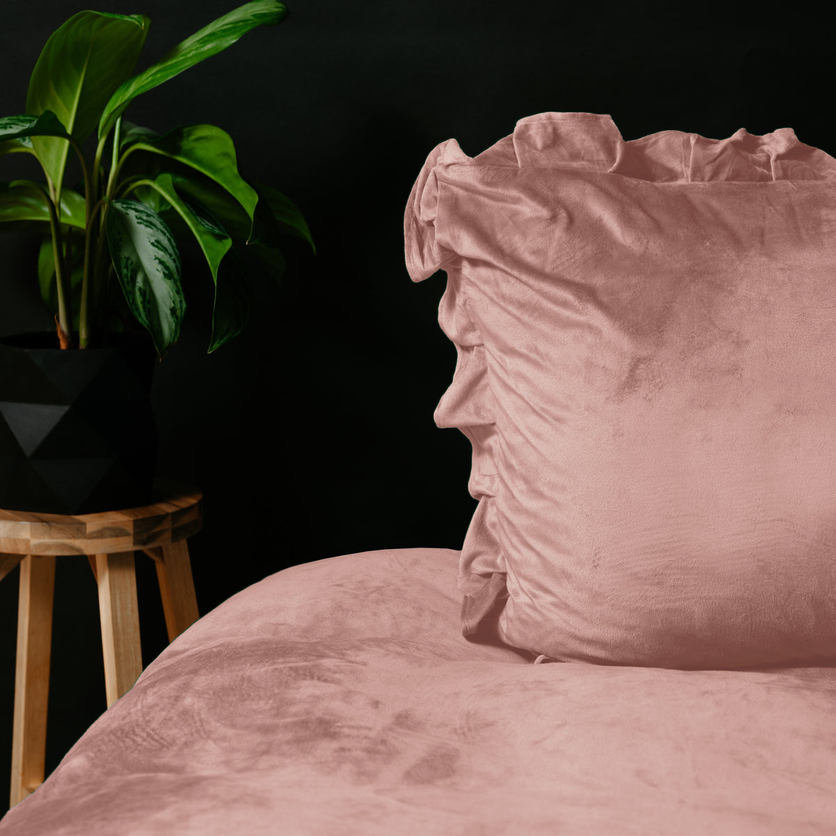 Dekbedovertrek Velvet Ruffles Oud Roze