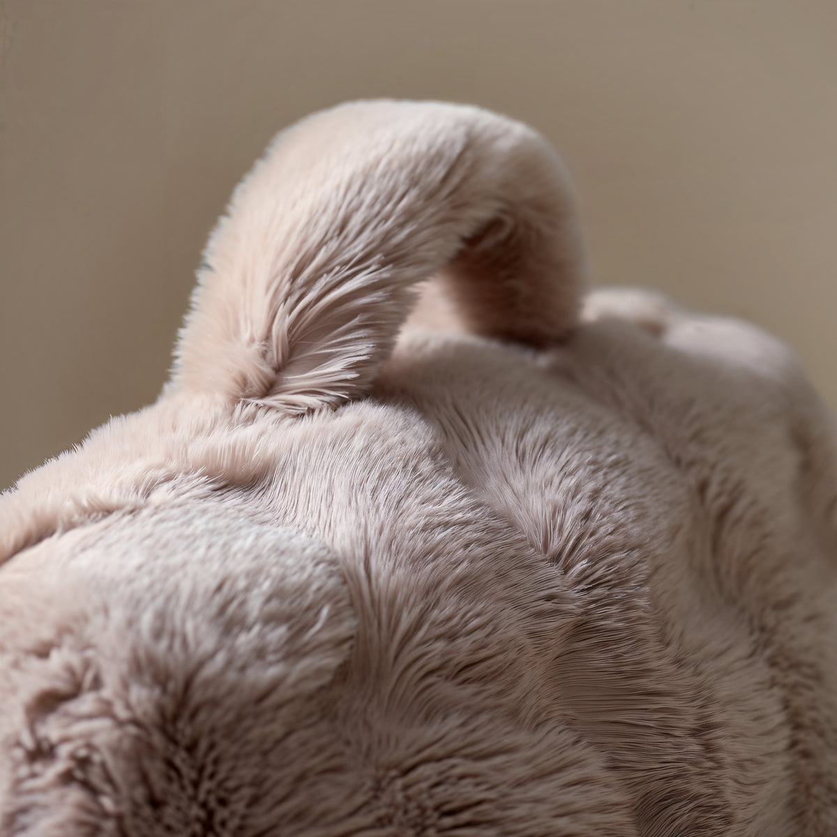 Bedrest Pompom Taupe