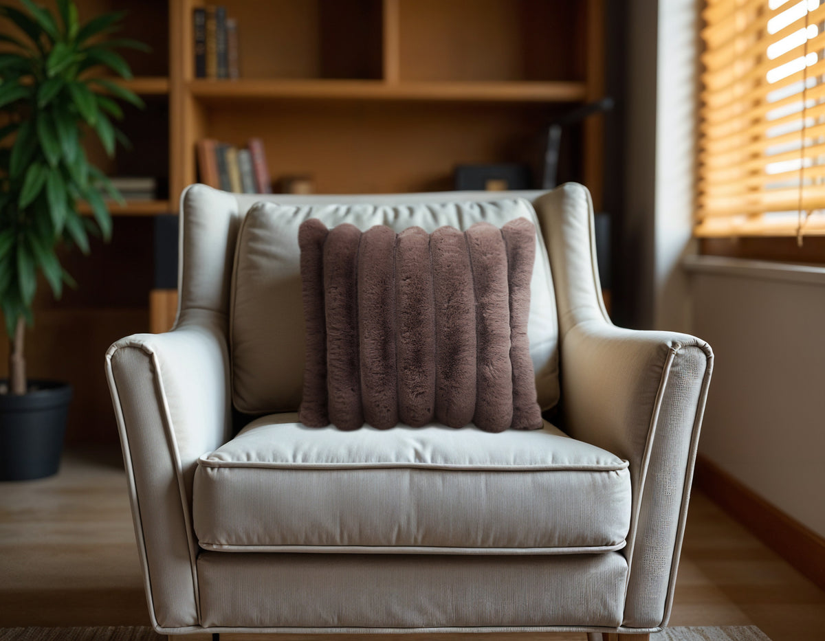 Rib Rabbit Fur Sierkussen Taupe