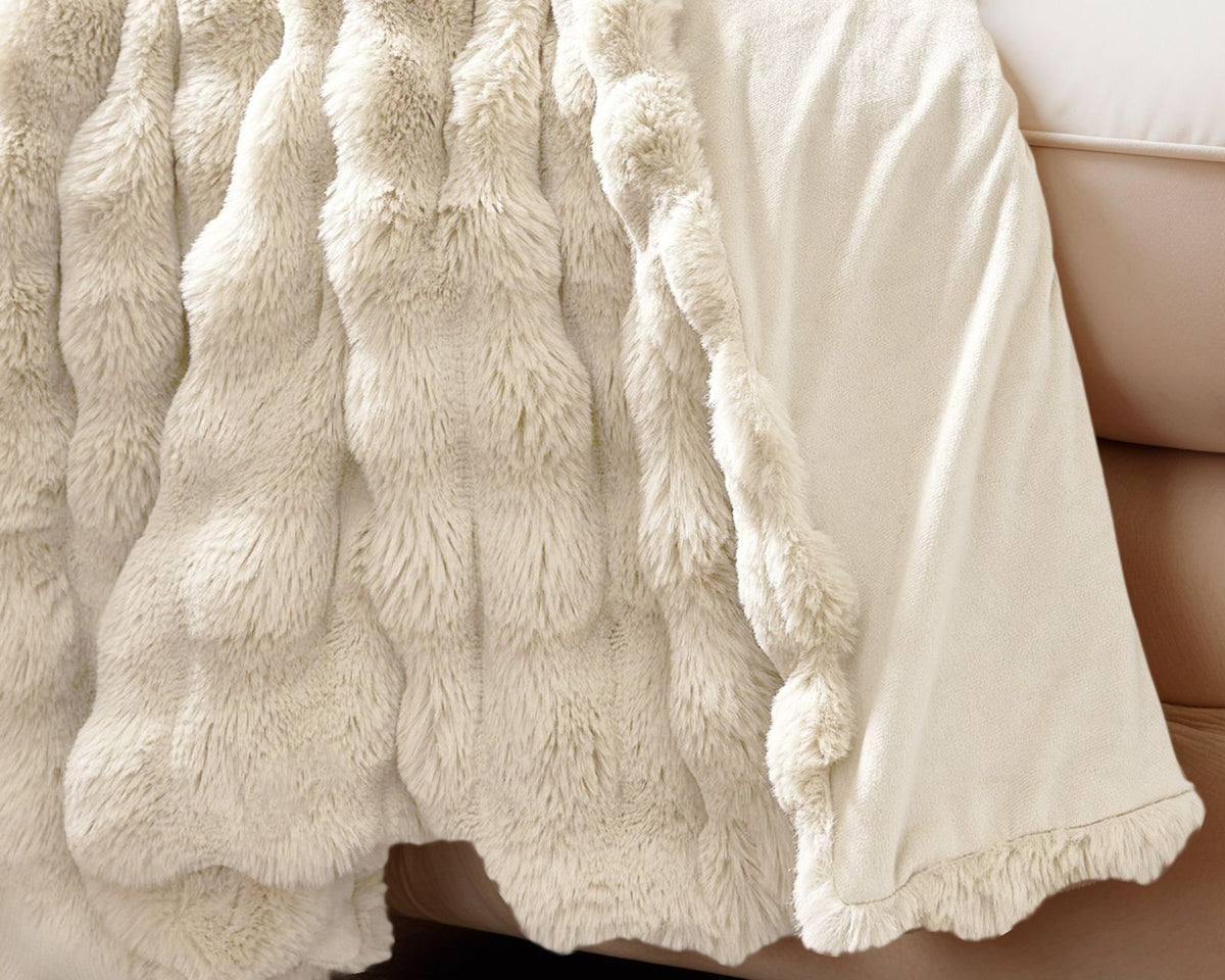 Pom Rabbit Fur plaid Beige