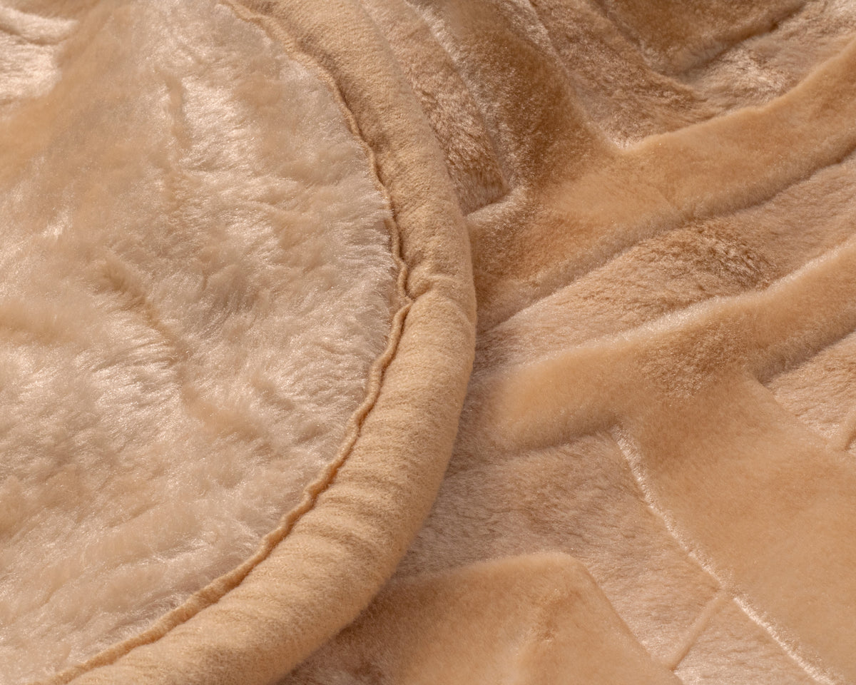 Embossed Zeta Deken Crème