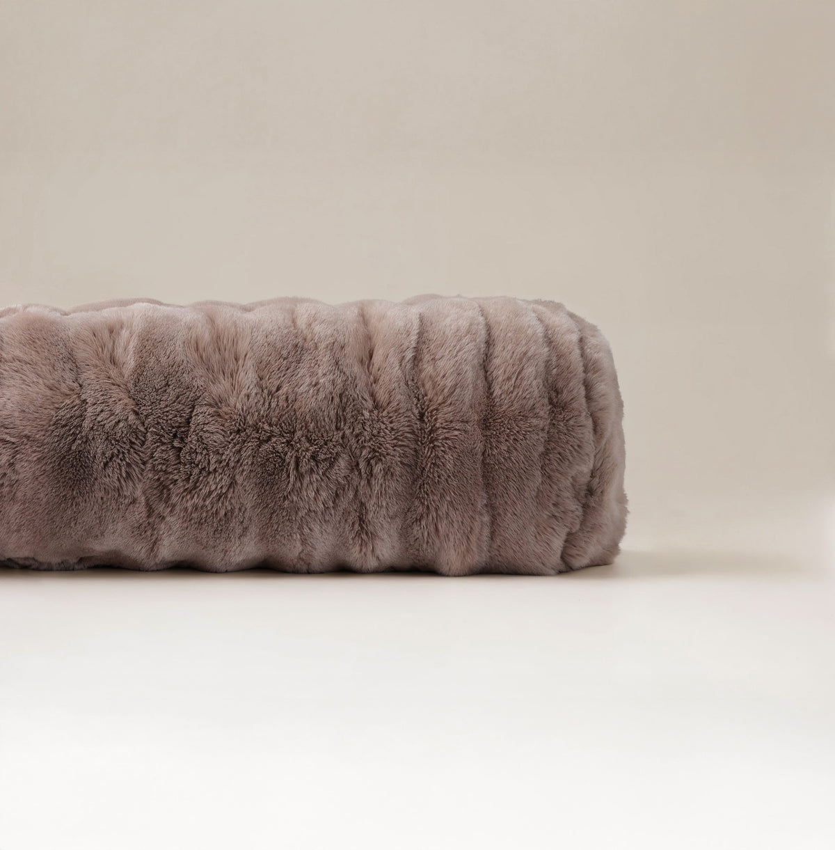 Bodypillow Pompom Taupe