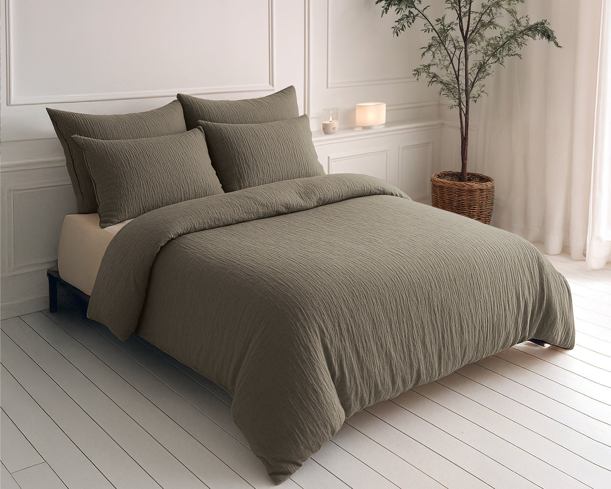 Lazy Dekbed Mousseline Taupe Met Kussenslopen