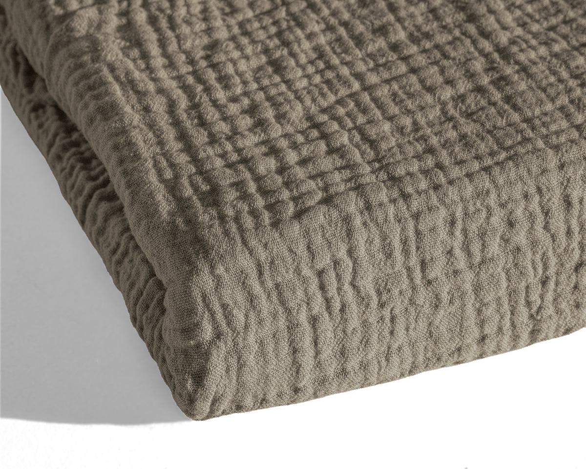 Lazy Dekbed Mousseline Taupe Met Kussenslopen