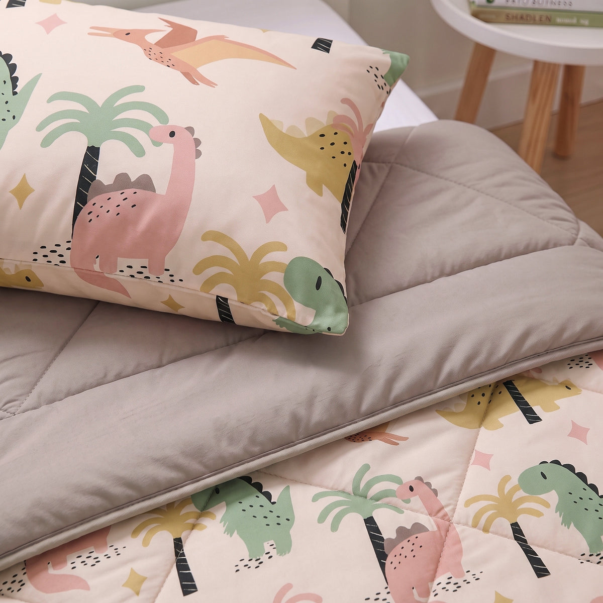 Kinderdekbed Zonder Overtrek Dino Zand – Wasbaar 140 x 200 cm
