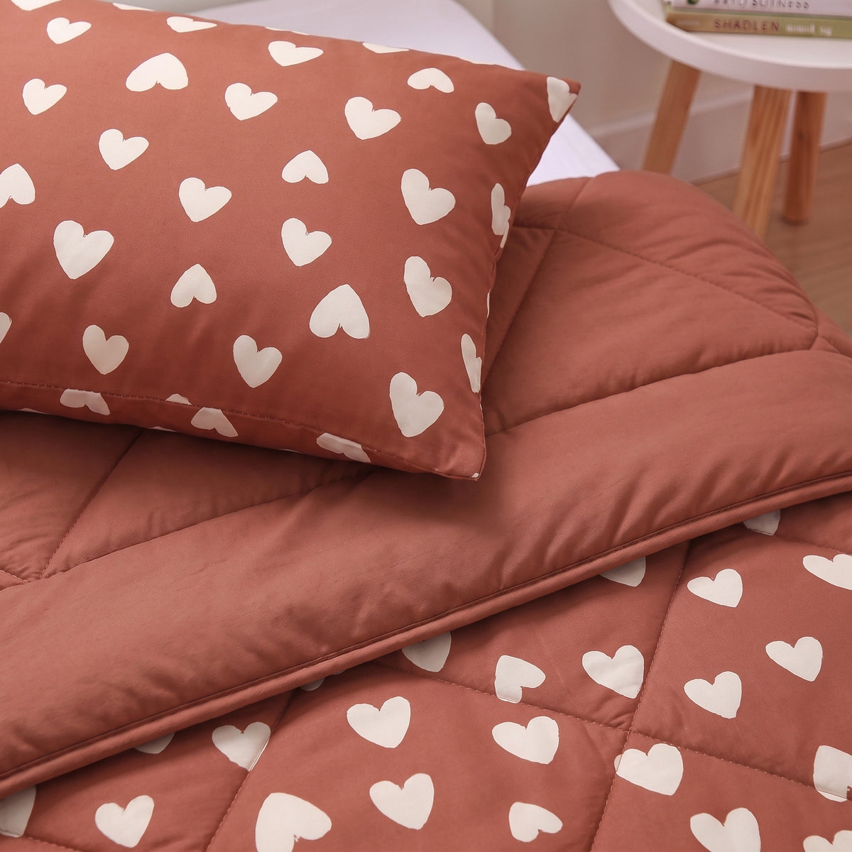 Kinderdekbed Zonder Overtrek Hartjes Rood – Wasbaar 140 x 200 cm