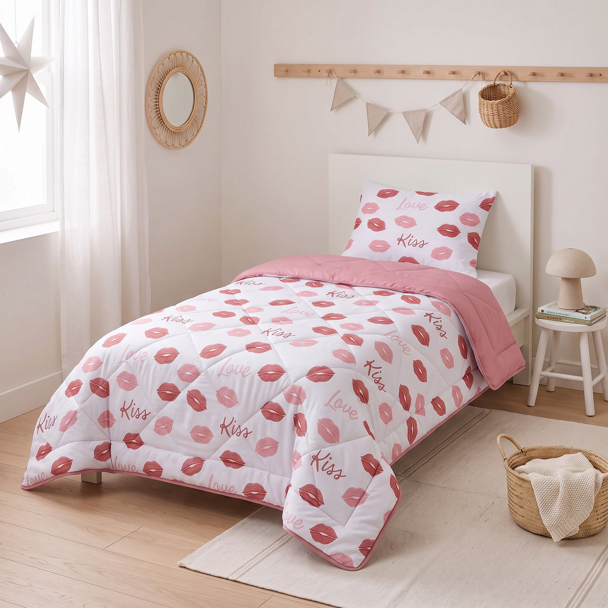 Kinderdekbed Zonder Overtrek Kusjes Wit – Wasbaar 140 x 200 cm
