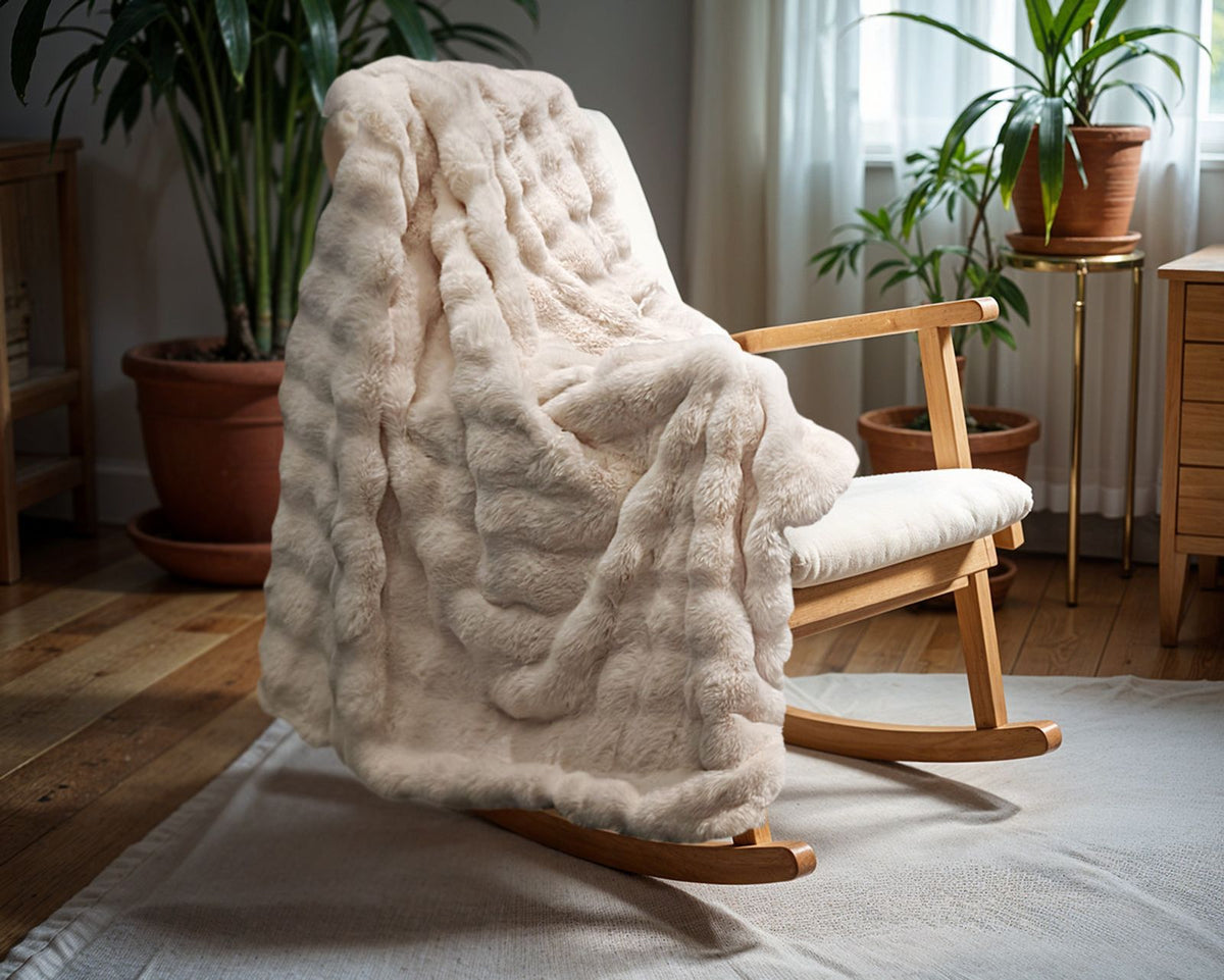 Pom Rabbit Fur plaid Zand