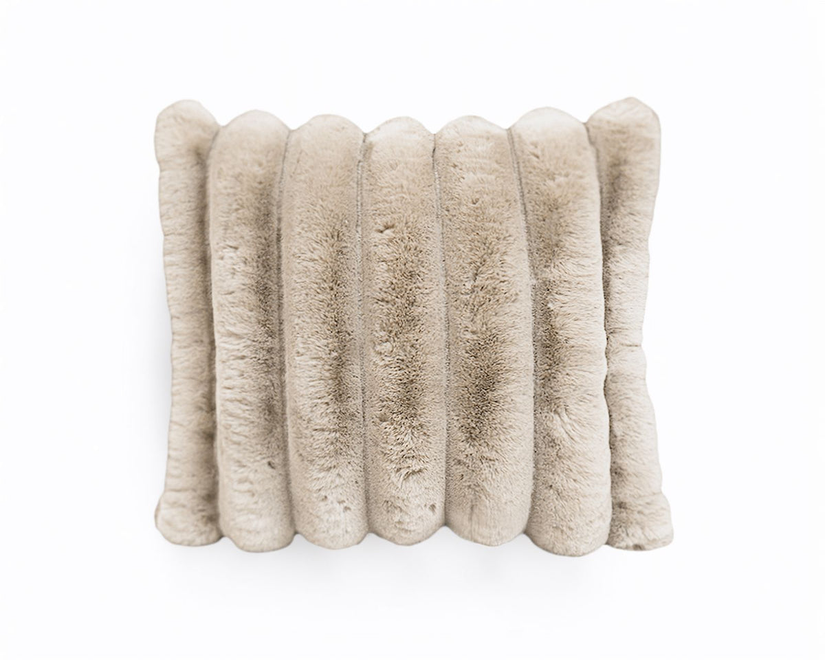 Rib Rabbit Fur Sierkussen Zand
