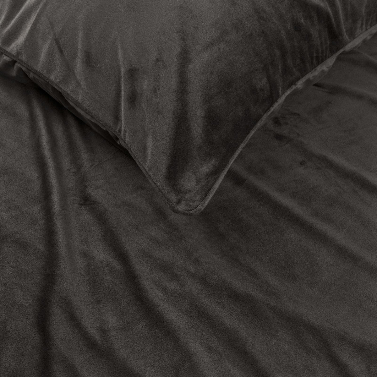 Dekbedovertrek Velvet Piping Deep Taupe