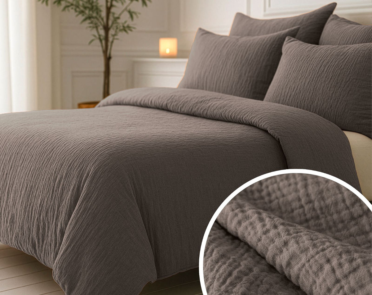 Lazy Dekbed Mousseline Donker Taupe Met Kussenslopen