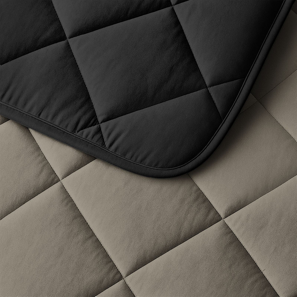 Lazy Dekbed Uni Taupe/Zwart Met Kussenslopen