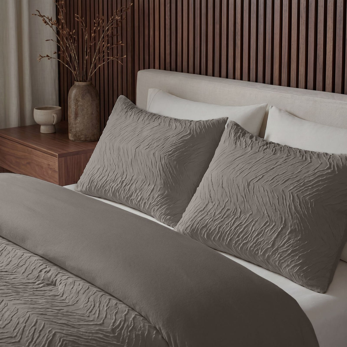 Lazy Dekbed Salva Taupe Met Kussenslopen