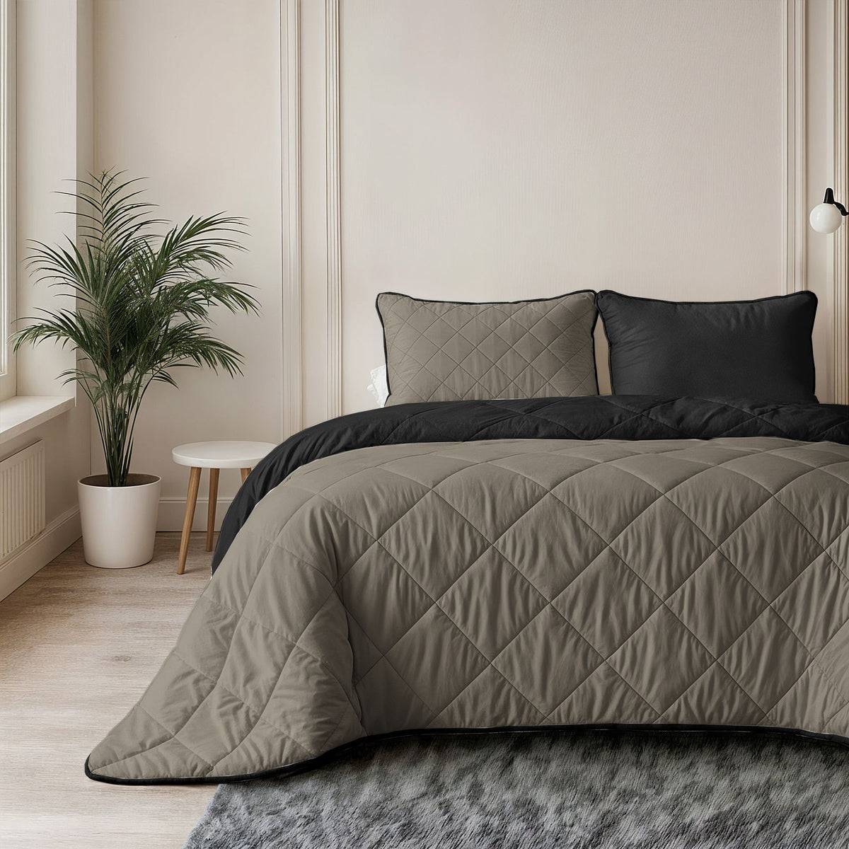 Lazy Dekbed Uni Taupe/Zwart Met Kussenslopen