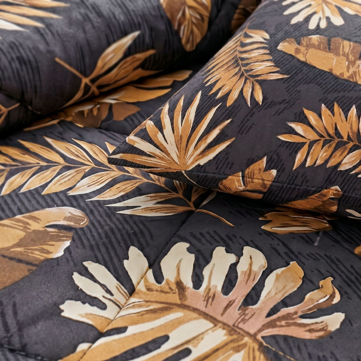 Lazy Dekbed Luisa Zwart Met Kussenslopen